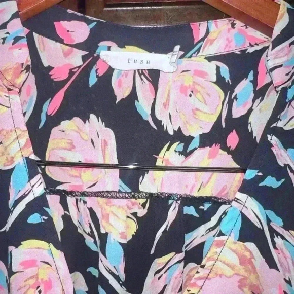 Lush woman’s Dress, Floral, Black & Pink! Size S - Picture 6 of 11
